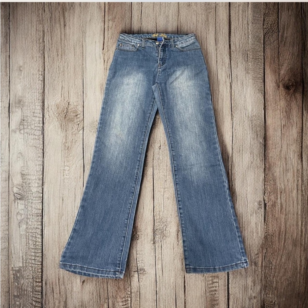 Bill Blass Linear Fit Stretch Bootcut Jeans - Size 4 in a soft medium wash.